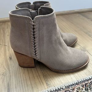 Blondo Waterproof Booties 5.5